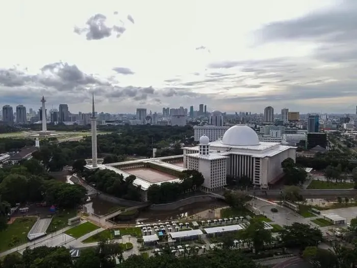 Framed Print : Aerial view of Istiqlal Mosque Framed Print : Aerial view of Istiqlal Mosque