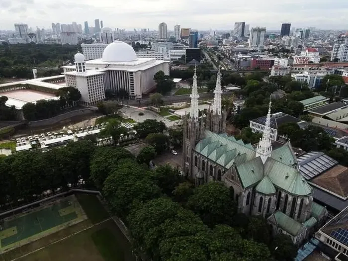 Framed Print : Aerial view of Jakarta cathedral and Istiqlal Mosque Framed Print : Aerial view of Jakarta cathedral and Istiqlal Mosque