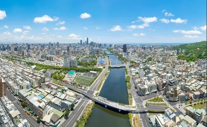 Framed Print : Aerial view of Kaohsiung city and love river, Taiwan Framed Print : Aerial view of Kaohsiung city and love river, Taiwan