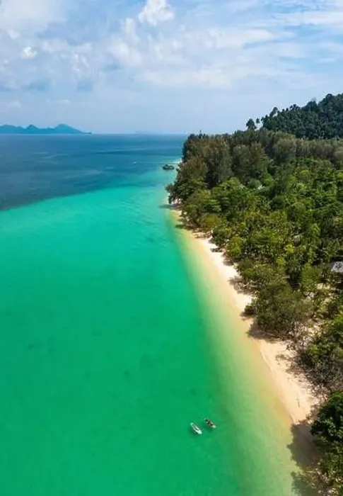 Framed Print : Aerial view of Koh Kradan island in Trang, Thailand Framed Print : Aerial view of Koh Kradan island in Trang, Thailand
