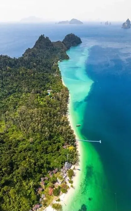 Framed Print : Aerial view of Koh Kradan island in Trang, Thailand Framed Print : Aerial view of Koh Kradan island in Trang, Thailand