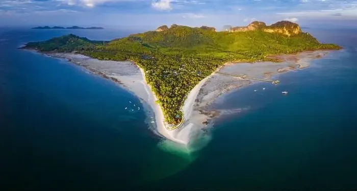 Framed Print : Aerial view of koh Mook or koh Muk island, in Trang, Thailand Framed Print : Aerial view of koh Mook or koh Muk island, in Trang, Thailand