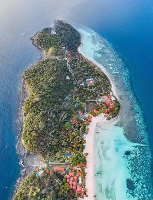 Framed Print : Aerial view of Laem Tong Beach or Laemtong bay in koh Phi Phi, Krabi, Thailand Framed Print : Aerial view of Laem Tong Beach or Laemtong bay in koh Phi Phi, Krabi, Thailand