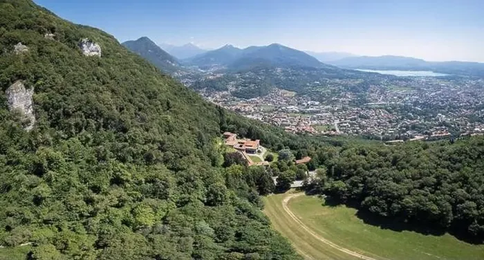 Framed Print : Aerial View - Landscape of Como and small alpine lakes in the background - Como, Lombardy, Italy Framed Print : Aerial View - Landscape of Como and small alpine lakes in the background - Como, Lombardy, Italy