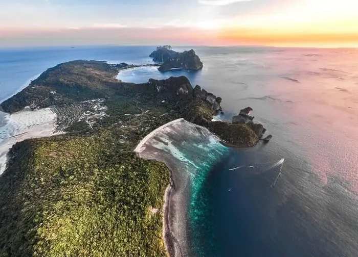 Framed Print : Aerial view of Loh Lana Bay at sunset in koh Phi Phi islands, Krabi, Thailand