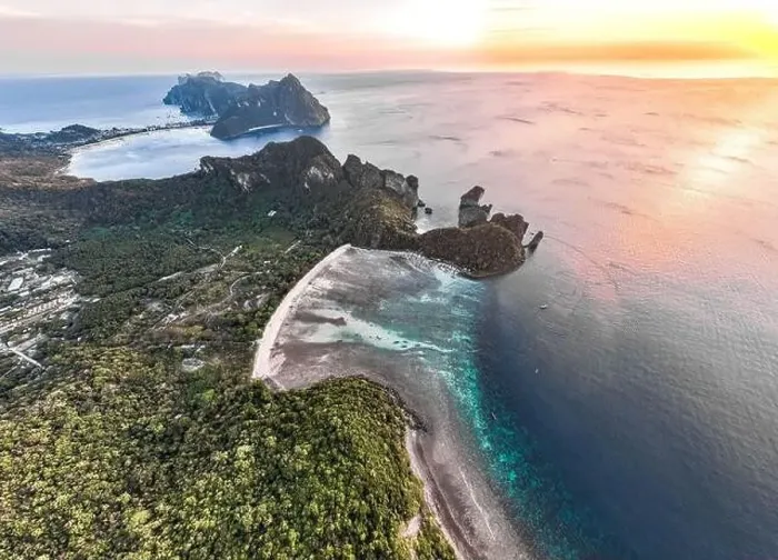 Framed Print : Aerial view of Loh Lana Bay at sunset in koh Phi Phi islands, Krabi, Thailand Framed Print : Aerial view of Loh Lana Bay at sunset in koh Phi Phi islands, Krabi, Thailand