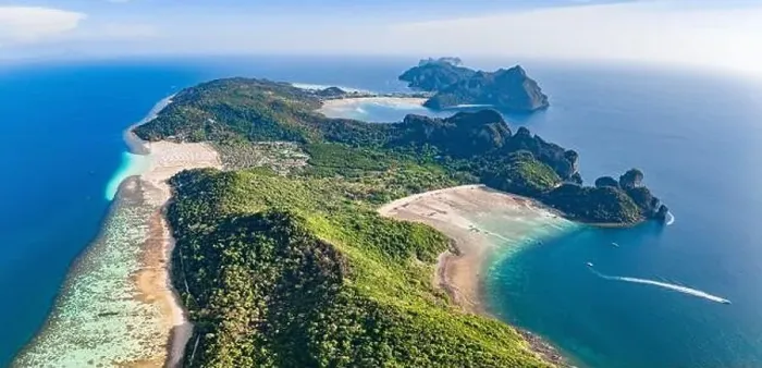 Framed Print : Aerial view of Loh Lana Bay at sunset in koh Phi Phi islands, Krabi, Thailand Framed Print : Aerial view of Loh Lana Bay at sunset in koh Phi Phi islands, Krabi, Thailand