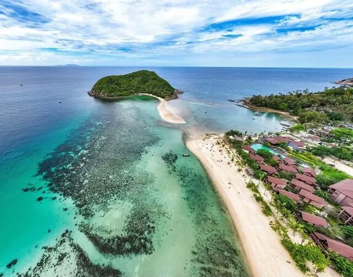 Framed Print : Aerial view of Mae Haad beach in koh Phangan, Surat Thani, Thailand Framed Print : Aerial view of Mae Haad beach in koh Phangan, Surat Thani, Thailand
