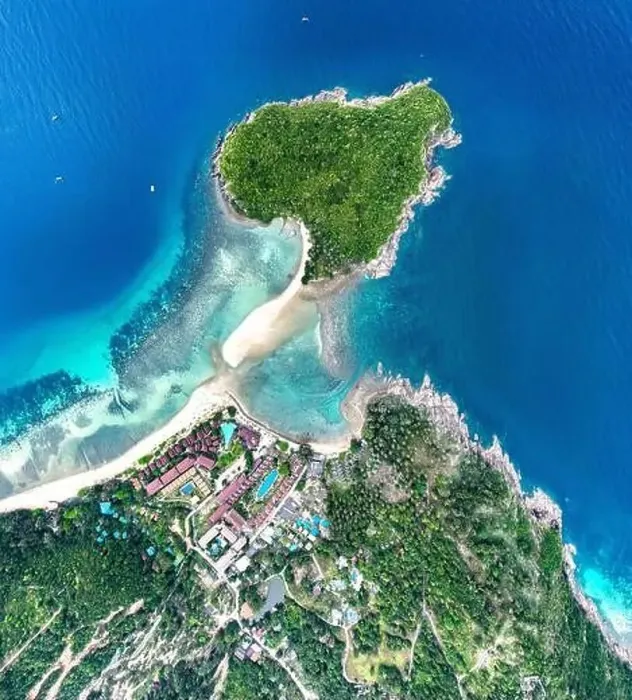 Framed Print : Aerial view of Mae Haad beach in koh Phangan, Surat Thani, Thailand Framed Print : Aerial view of Mae Haad beach in koh Phangan, Surat Thani, Thailand
