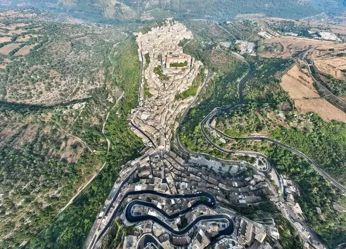 Framed Print : Aerial view of the old town of Ragusa Ibla and a winding road Framed Print : Aerial view of the old town of Ragusa Ibla and a winding road
