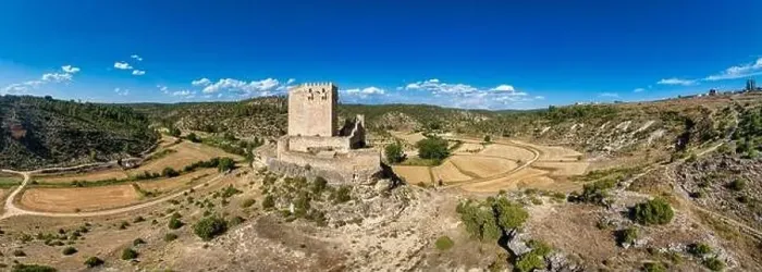 Framed Print : Aerial view of Paracuellos de la Vega Spanish medieval castle perched on a rock in Cuenca