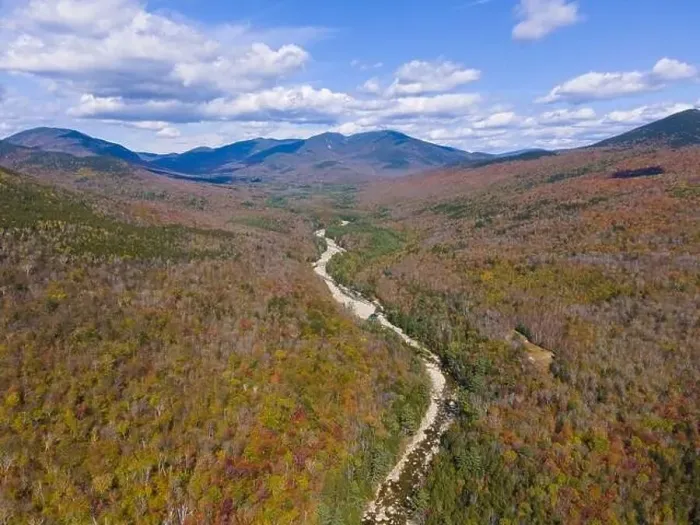 Framed Print : Aerial view of Pemigewasset River valley with fall foliage near Lincoln Woods on Kancamagus Highway in White Mountain Framed Print : Aerial view of Pemigewasset River valley with fall foliage near Lincoln Woods on Kancamagus Highway in White Mountain