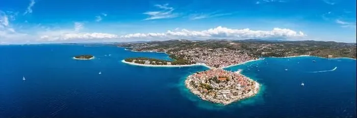 Framed Print : Aerial view of Primosten old town on the islet Framed Print : Aerial view of Primosten old town on the islet