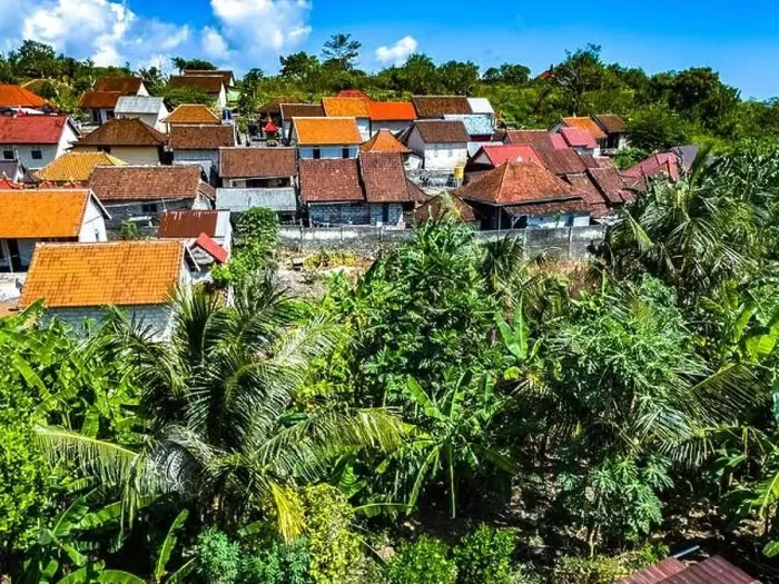 Framed Print : Aerial view of a small village in Tanglad, Nusa Penida, Klungkung Regency, Indonezja Framed Print : Aerial view of a small village in Tanglad, Nusa Penida, Klungkung Regency, Indonezja