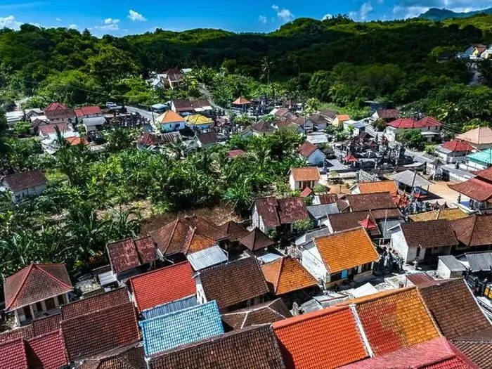 Framed Print : Aerial view of a small village in Tanglad, Nusa Penida, Klungkung Regency, Indonezja