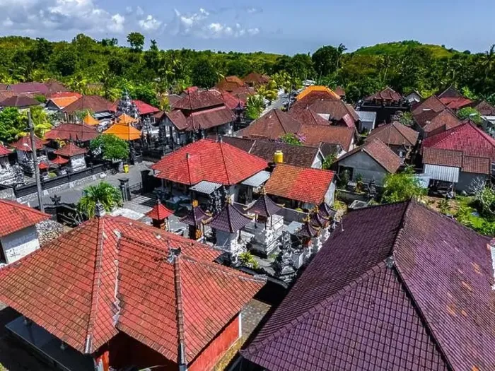 Framed Print : Aerial view of a small village in Tanglad, Nusa Penida, Klungkung Regency, Indonezja Framed Print : Aerial view of a small village in Tanglad, Nusa Penida, Klungkung Regency, Indonezja