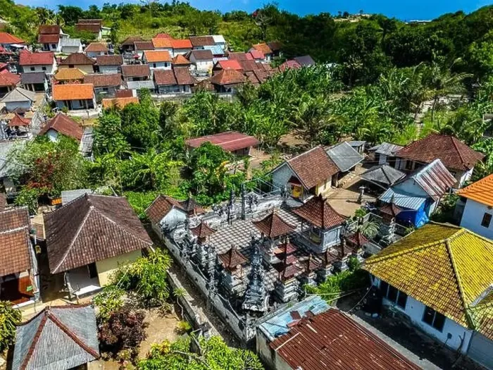 Framed Print : Aerial view of a small village in Tanglad, Nusa Penida, Klungkung Regency, Indonezja Framed Print : Aerial view of a small village in Tanglad, Nusa Penida, Klungkung Regency, Indonezja