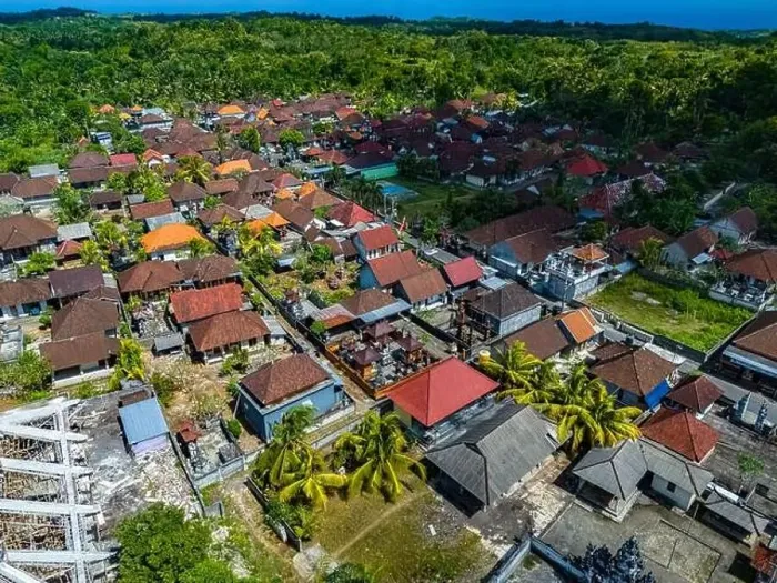 Framed Print : Aerial view of a small village in Tanglad, Nusa Penida, Klungkung Regency, Indonezja Framed Print : Aerial view of a small village in Tanglad, Nusa Penida, Klungkung Regency, Indonezja