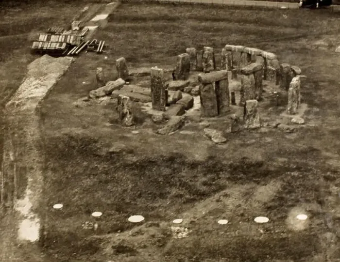 Framed Print : Aerial view of Stonehenge - Salisbury Plain, circa 1920s Framed Print : Aerial view of Stonehenge - Salisbury Plain, circa 1920s