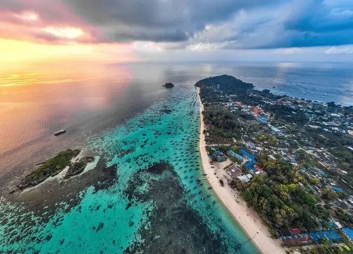Framed Print : Aerial view of Sunrise beach with long tail boats in Koh Lipe, Satun, Thailand Framed Print : Aerial view of Sunrise beach with long tail boats in Koh Lipe, Satun, Thailand