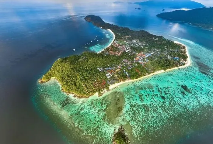 Framed Print : Aerial view of Sunrise beach with long tail boats in Koh Lipe, Satun, Thailand Framed Print : Aerial view of Sunrise beach with long tail boats in Koh Lipe, Satun, Thailand