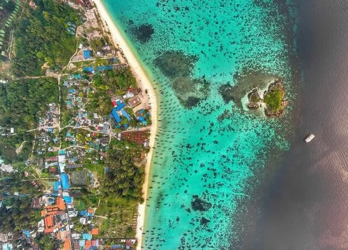 Framed Print : Aerial view of Sunrise beach with long tail boats in Koh Lipe, Satun, Thailand Framed Print : Aerial view of Sunrise beach with long tail boats in Koh Lipe, Satun, Thailand