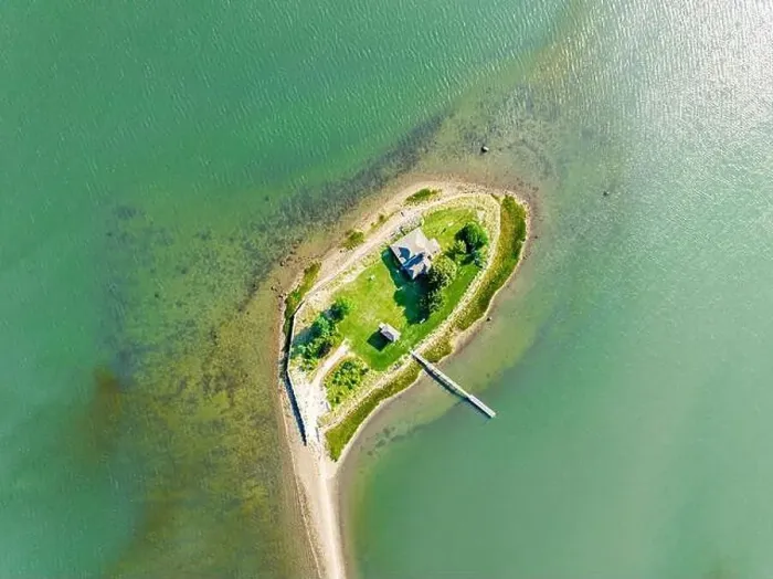 Framed Print : aerial view of taylors island, shelter island, ny