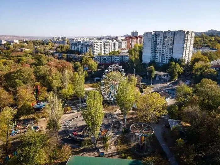 Framed Print : aerial view of theme park with ferris wheel in chisinau Framed Print : aerial view of theme park with ferris wheel in chisinau