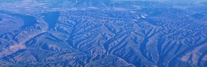 Framed Print : Aerial view of topographical Rocky Mountain landscapes on flight over Colorado and Utah during autumn Framed Print : Aerial view of topographical Rocky Mountain landscapes on flight over Colorado and Utah during autumn