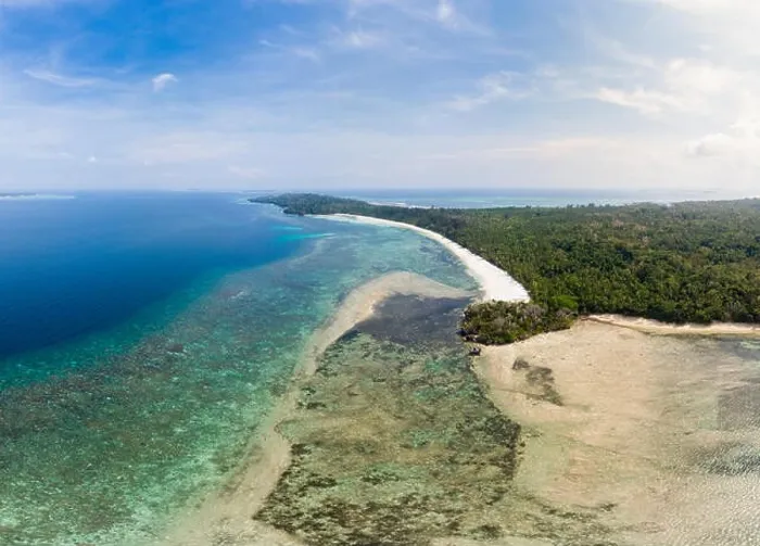Framed Print : Aerial view tropical beach island reef caribbean sea Framed Print : Aerial view tropical beach island reef caribbean sea