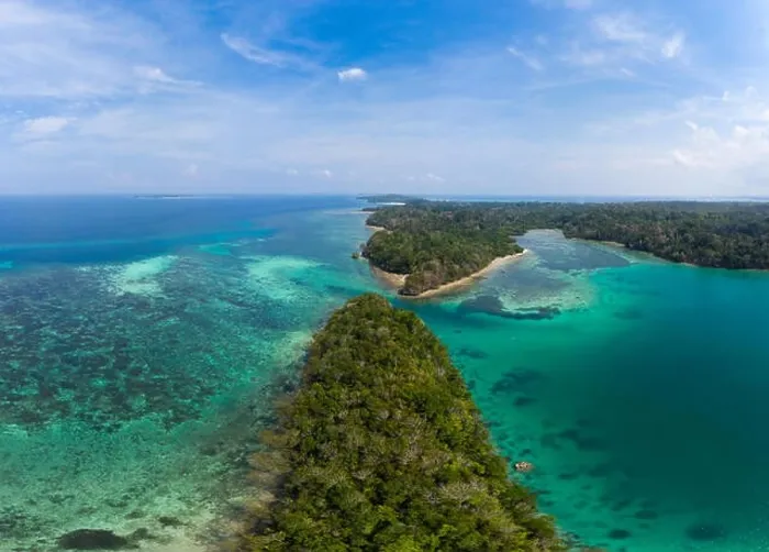 Framed Print : Aerial view tropical beach island reef caribbean sea Framed Print : Aerial view tropical beach island reef caribbean sea