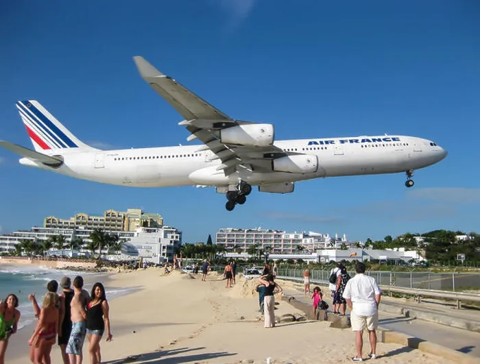 Framed Print : Air France jet landing over Maho Beach, St. Maarten in the Netherlands Antilles Framed Print : Air France jet landing over Maho Beach, St. Maarten in the Netherlands Antilles