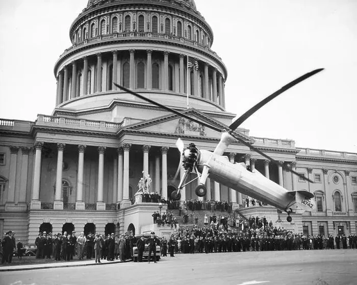 Framed Print : Aircraft lands at U.S. Capitol, Washington, D.C. 1936 April 28 Framed Print : Aircraft lands at U.S. Capitol, Washington, D.C. 1936 April 28