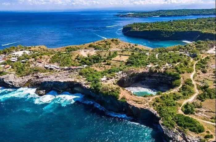 Framed Print : Airview of Broken Beach on Nusa Penida Island, Indonesia Framed Print : Airview of Broken Beach on Nusa Penida Island, Indonesia