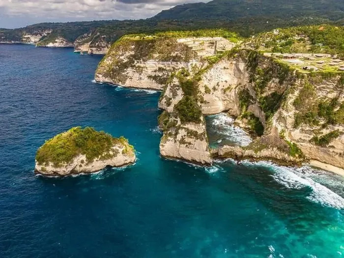 Framed Print : Airview of Diamond Beach on Nusa Penida Island, Indonesia Framed Print : Airview of Diamond Beach on Nusa Penida Island, Indonesia