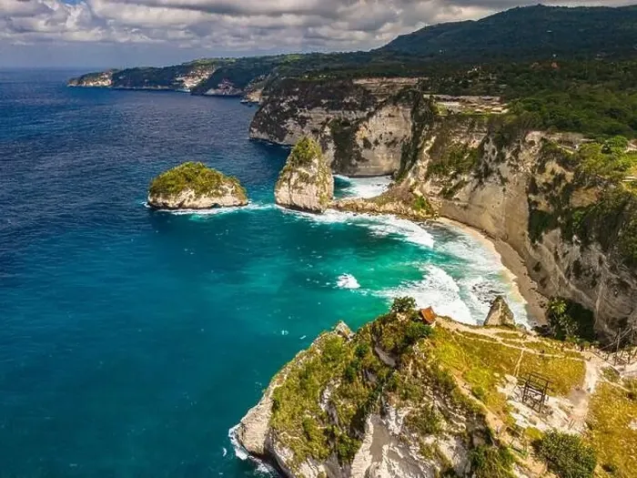 Framed Print : Airview of Diamond Beach on Nusa Penida Island, Indonesia Framed Print : Airview of Diamond Beach on Nusa Penida Island, Indonesia