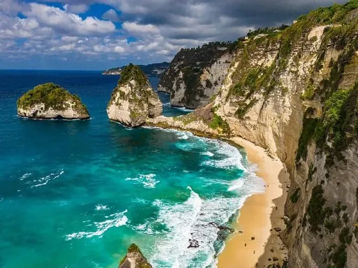 Framed Print : Airview of Diamond Beach on Nusa Penida Island, Indonesia Framed Print : Airview of Diamond Beach on Nusa Penida Island, Indonesia