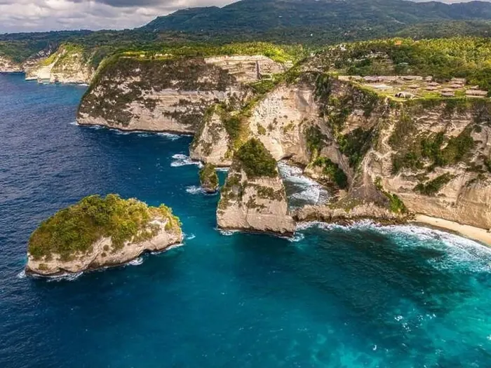 Framed Print : Airview of Diamond Beach on Nusa Penida Island, Indonesia Framed Print : Airview of Diamond Beach on Nusa Penida Island, Indonesia