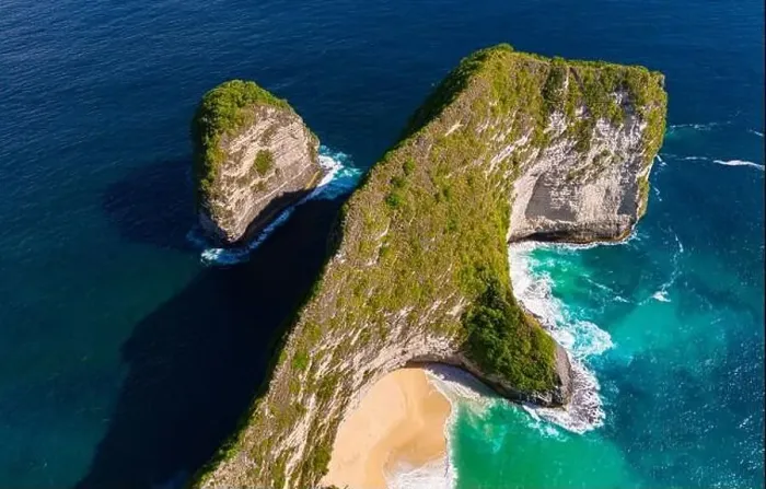 Framed Print : Airview of Kelingking Beach on Nusa Penida Island, Indonesia Framed Print : Airview of Kelingking Beach on Nusa Penida Island, Indonesia