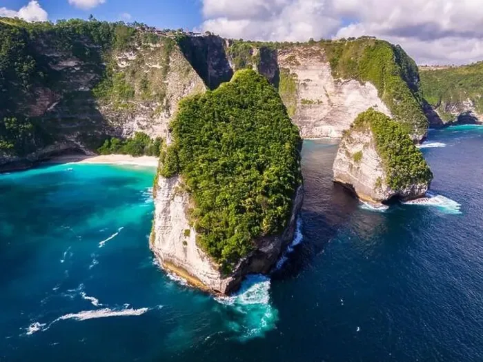 Framed Print : Airview of Kelingking Beach on Nusa Penida Island, Indonesia Framed Print : Airview of Kelingking Beach on Nusa Penida Island, Indonesia