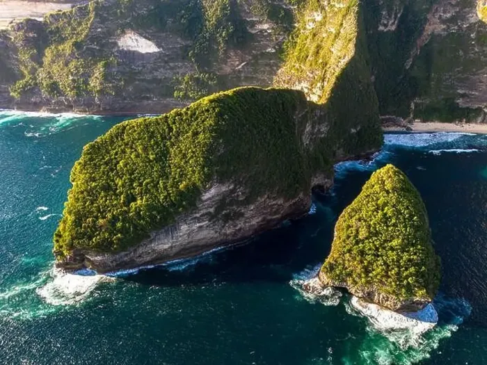 Framed Print : Airview of Kelingking Beach on Nusa Penida Island, Indonesia Framed Print : Airview of Kelingking Beach on Nusa Penida Island, Indonesia