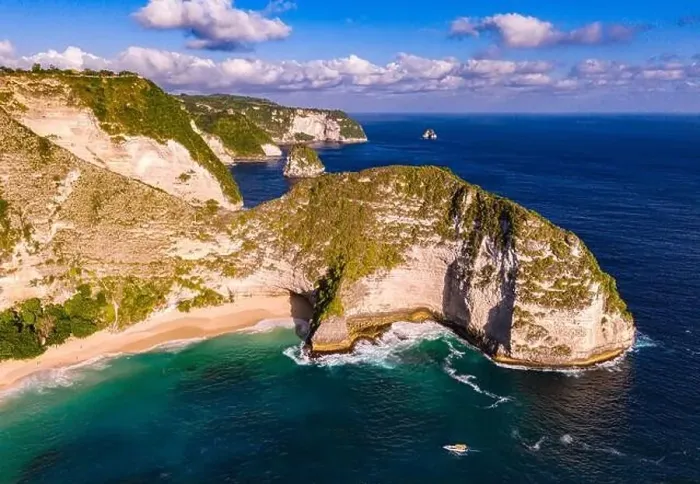 Framed Print : Airview of Kelingking Beach on Nusa Penida Island, Indonesia Framed Print : Airview of Kelingking Beach on Nusa Penida Island, Indonesia