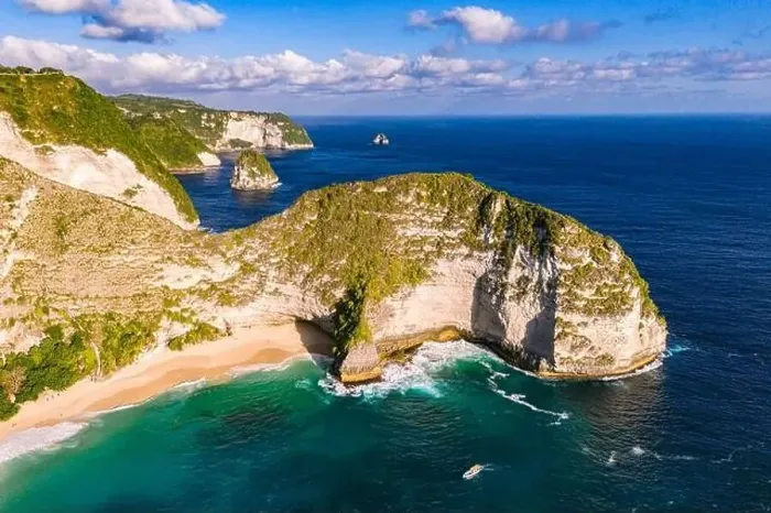 Framed Print : Airview of Kelingking Beach on Nusa Penida Island, Indonesia Framed Print : Airview of Kelingking Beach on Nusa Penida Island, Indonesia