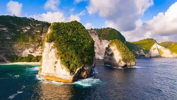 Framed Print : Airview of Kelingking Beach on Nusa Penida Island, Indonesia Framed Print : Airview of Kelingking Beach on Nusa Penida Island, Indonesia