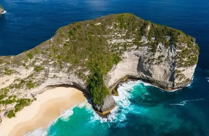 Framed Print : Airview of Kelingking Beach on Nusa Penida Island, Indonesia Framed Print : Airview of Kelingking Beach on Nusa Penida Island, Indonesia