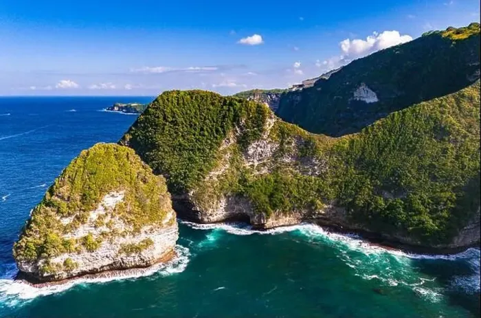 Framed Print : Airview of Kelingking Beach on Nusa Penida Island, Indonesia Framed Print : Airview of Kelingking Beach on Nusa Penida Island, Indonesia