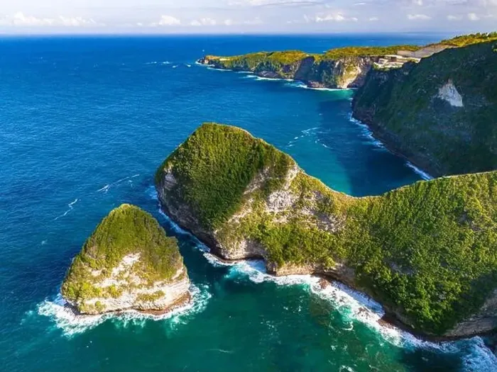 Framed Print : Airview of Kelingking Beach on Nusa Penida Island, Indonesia