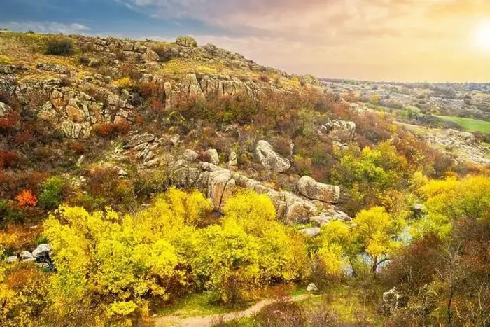 Framed Print : Aktovsky Canyon in Ukraine surrounded large stone boulders Framed Print : Aktovsky Canyon in Ukraine surrounded large stone boulders