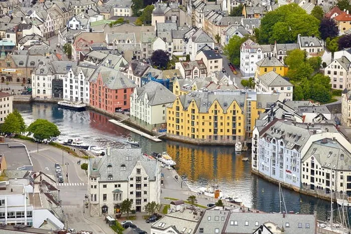 Framed Print : Alesund, More og Romsdal, Norway Framed Print : Alesund, More og Romsdal, Norway