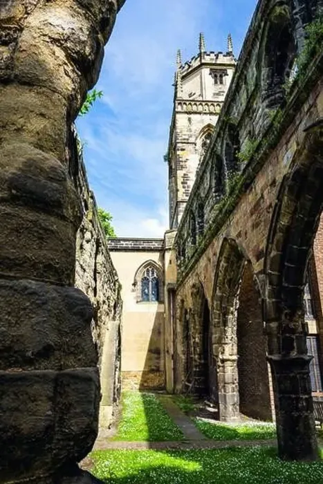 Framed Print : All Saints Church in Pontefract, West Yorkshire, England Framed Print : All Saints Church in Pontefract, West Yorkshire, England